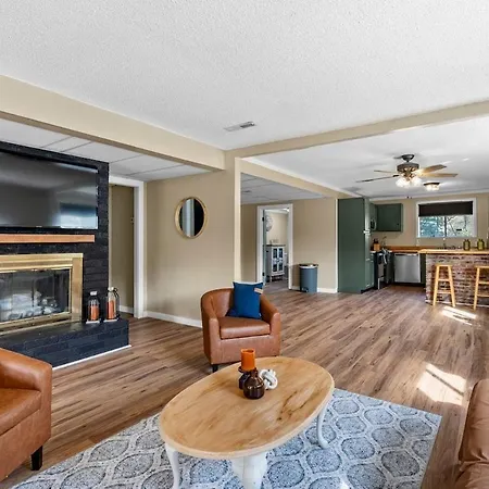 Villa Charming Pet-Friendly Retreat In East Ridge